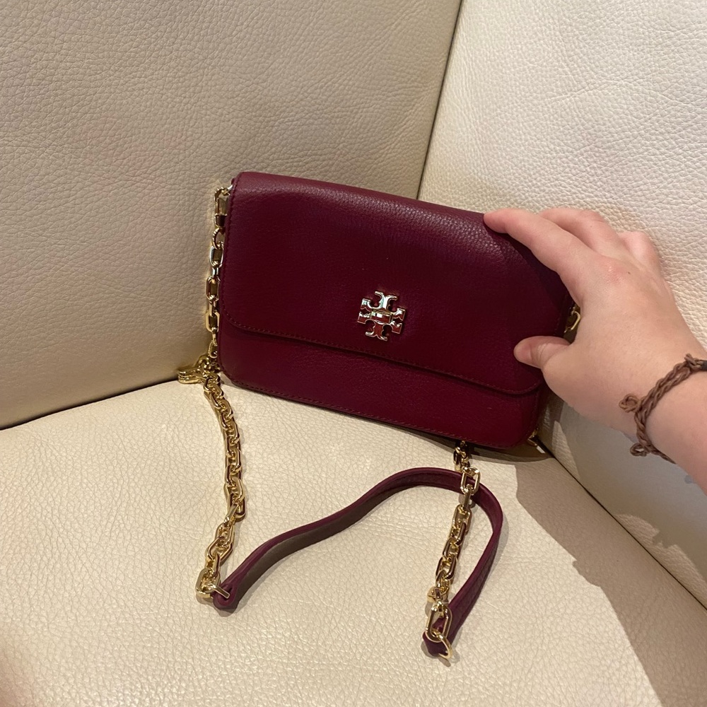 Tory Burch burgundy red Kira chain turnlock logo purse